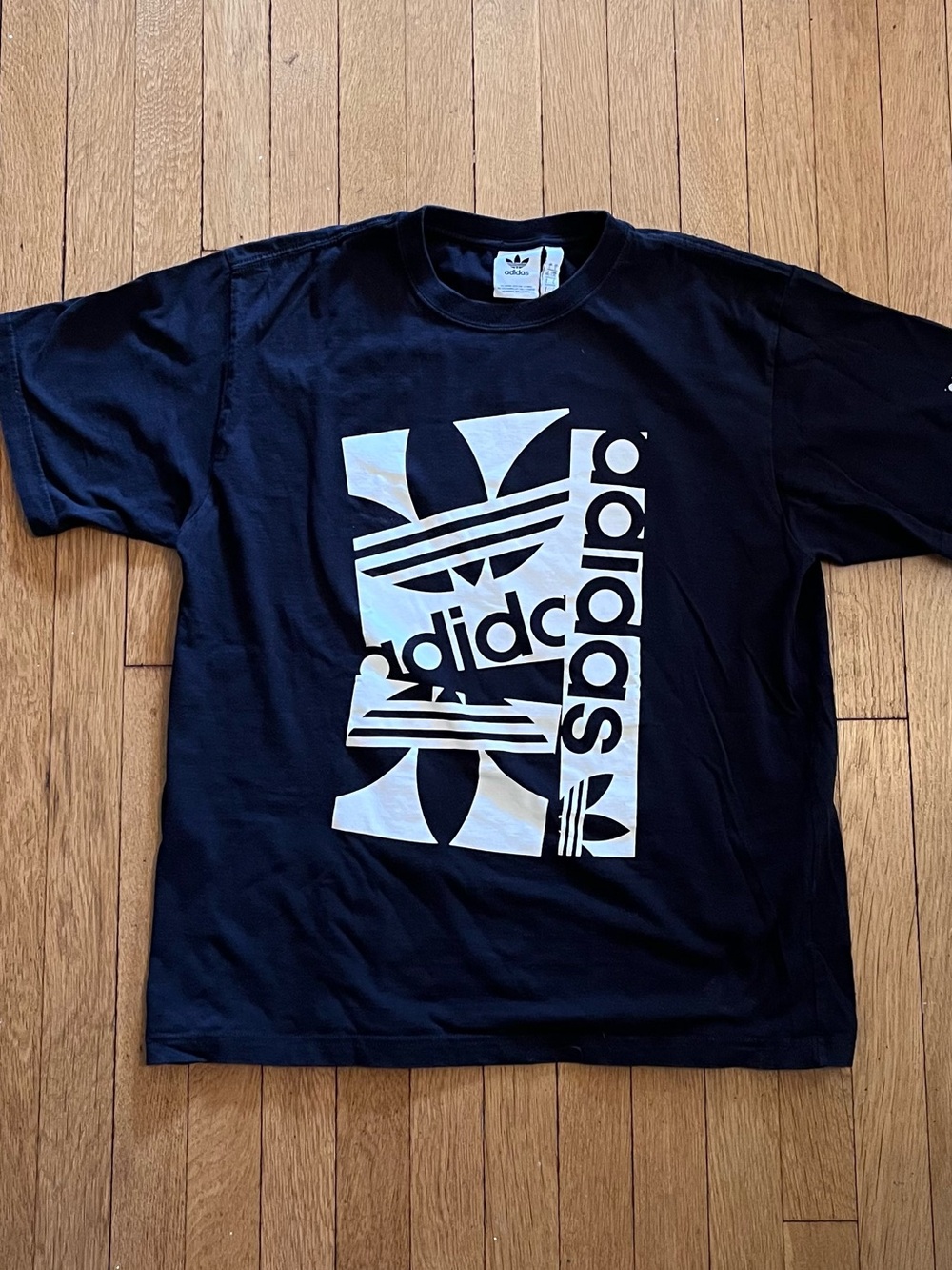 Men’s adidas Black Graphic Logo Tee— Size L